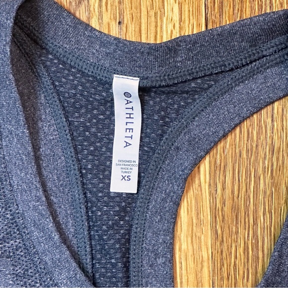 Athleta Gray Fitted Sleeveless Tank Top Womens size XS workout Gym Yoga Active - Picture 3 of 5
